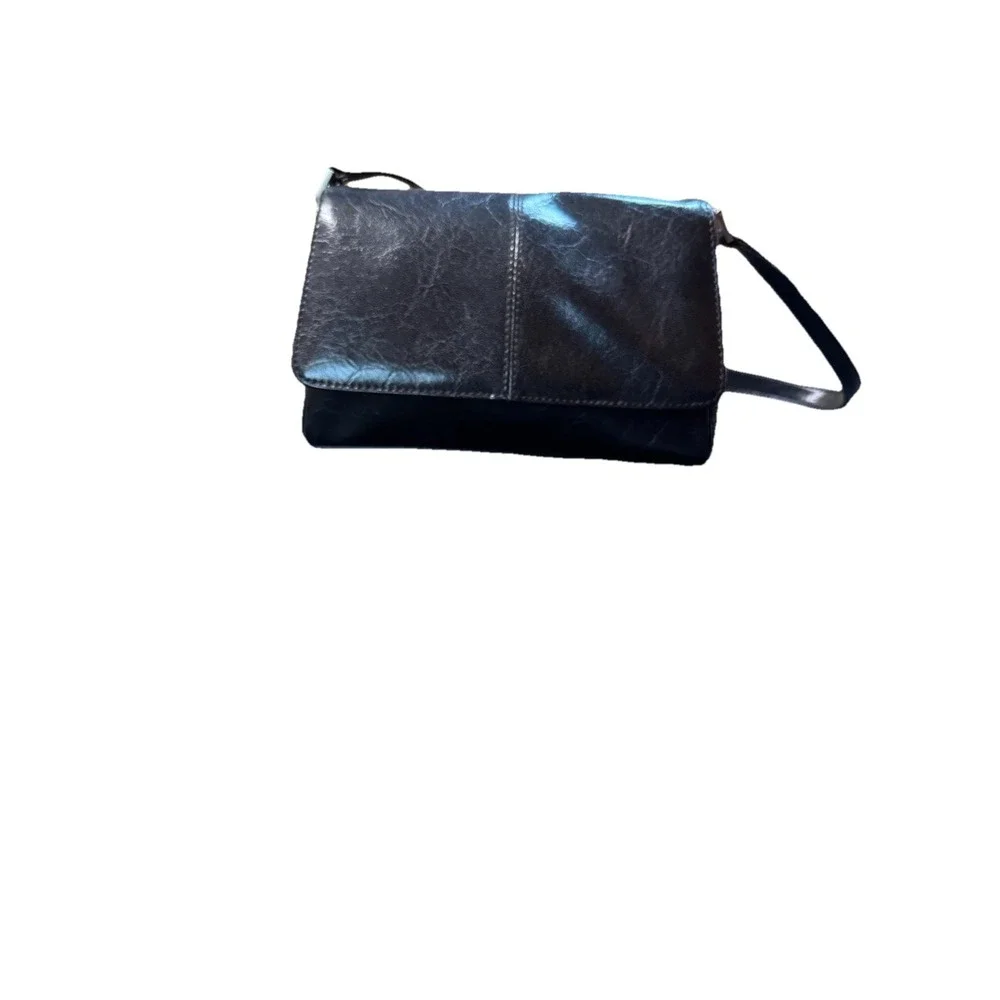 Liz Claiborne Black Purse 9x3x6‎